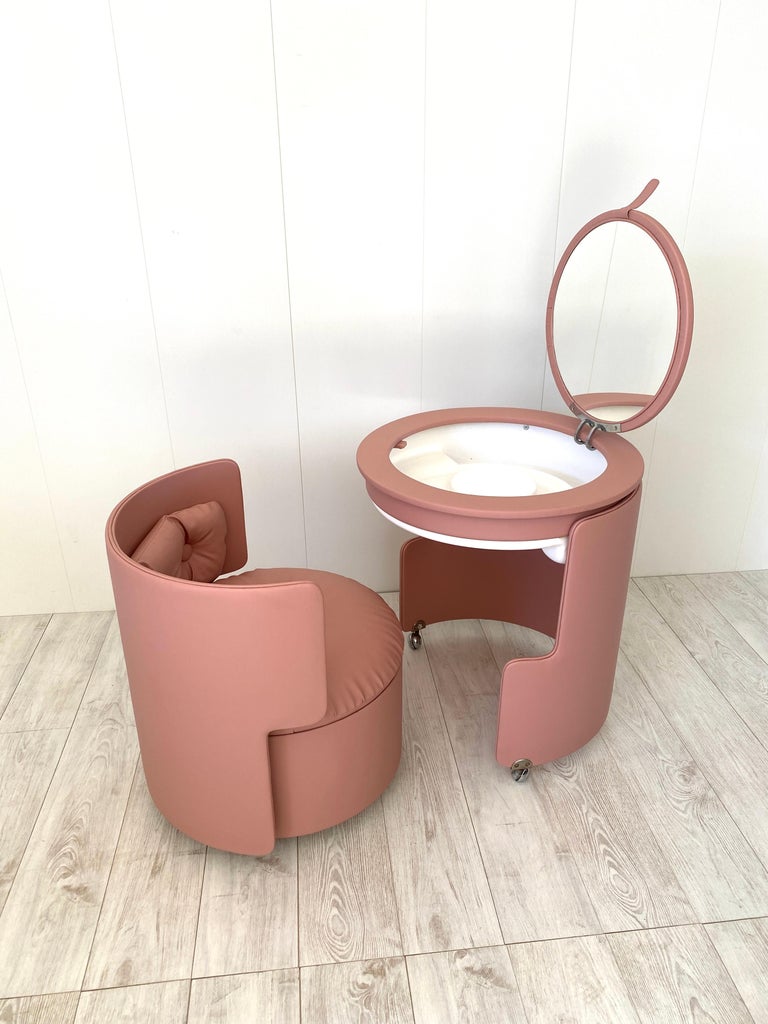 Dilly Dilly Vanity Luigi Massoni for Poltrona Frau