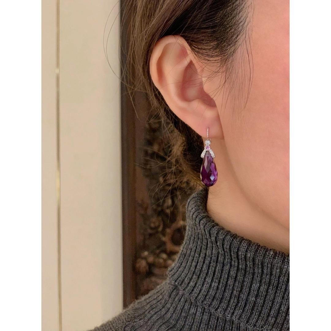 Dilys' 18.68ct Amethyst Drop Summer Earrings in 18K Gold In New Condition For Sale In Hong Kong, HK