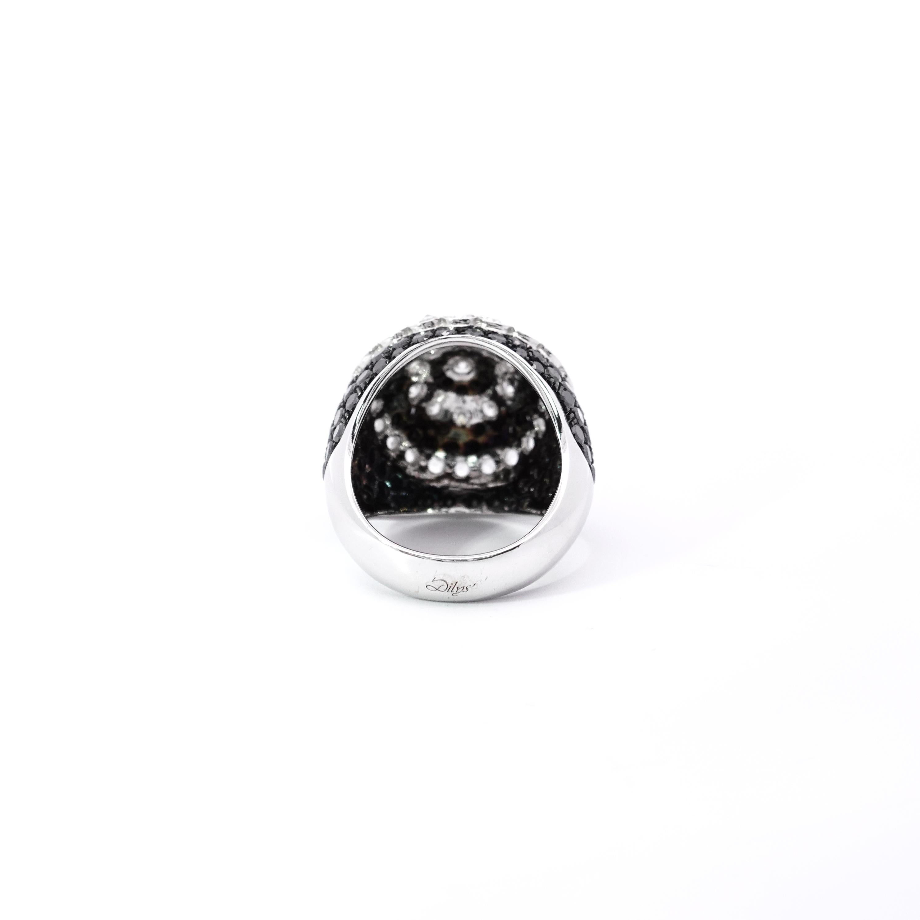 Dilys' 18k Gold Pavé Brilliant & Rose Cut Diamond Dome Monochrome Cocktail Ring For Sale 1