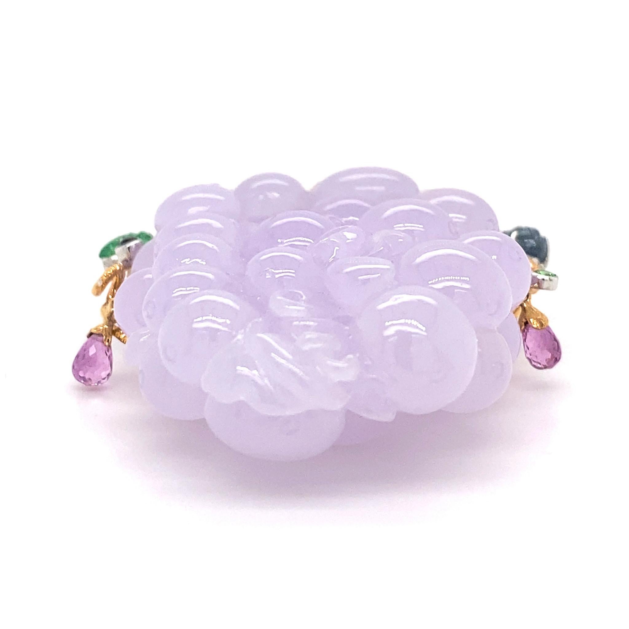 Women's Dilys' 268.50ct Lavender Jade Grape Pendant in 18K Gold For Sale