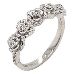 Bague à anneau en or blanc 18 carats avec diamants « Blooming Roses » de Dilys
