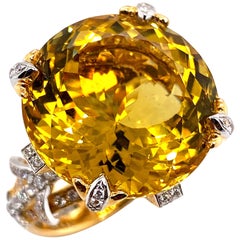 Dilys' Certified 19.06 Carat Natural Yellow Beryl and Diamond Statement Ring