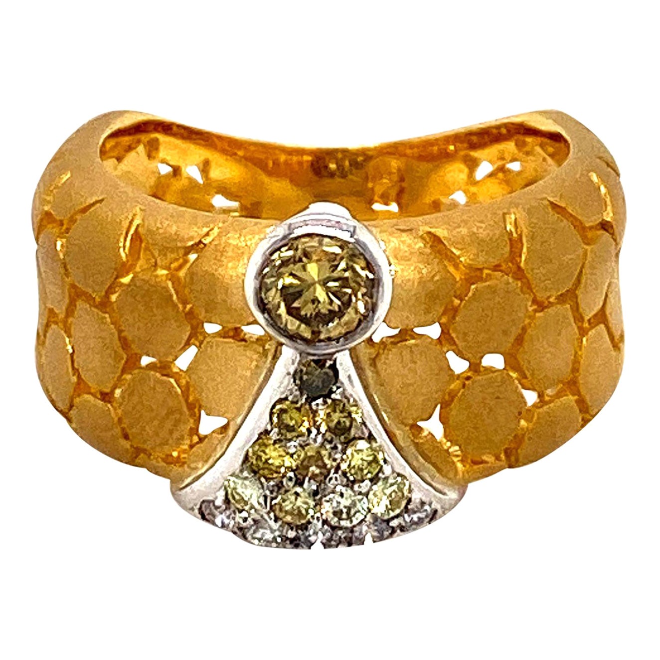 Bague Dilys' en or jaune 18 carats avec gros diamants de couleur
