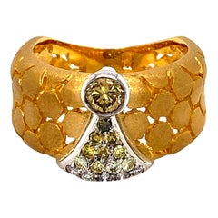 Dilys' Chunky Color Diamond Ring in 18k Yellow Gold