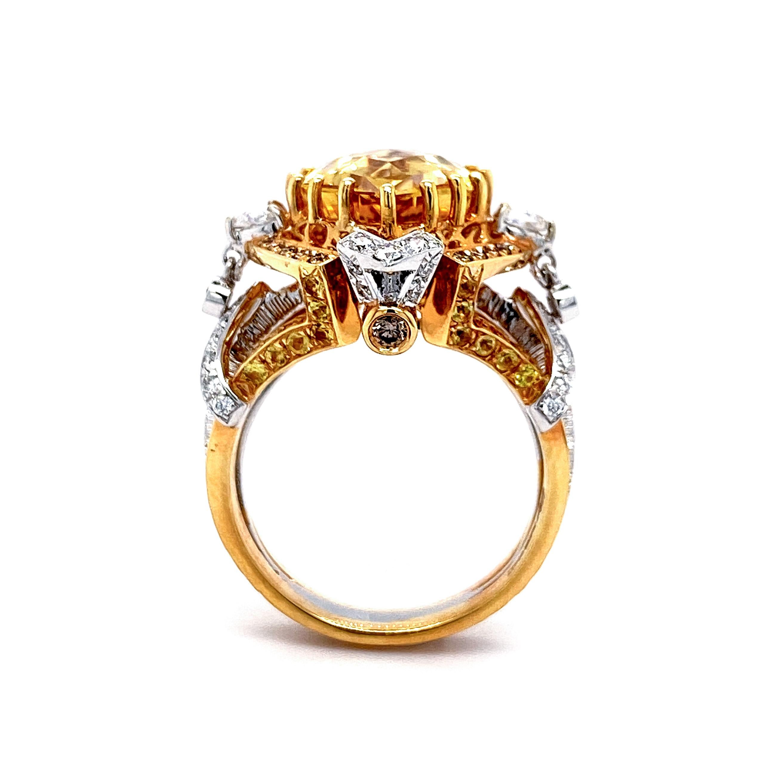 IGI Certified 5.25 Carat Yellow Beryl Engagement Ring in 18 Karat Gold In New Condition In Hong Kong, HK