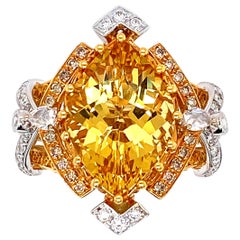 Dilys' IGI Certified 5.25 Carat Yellow Beryl Engagement Ring in 18 Karat Gold