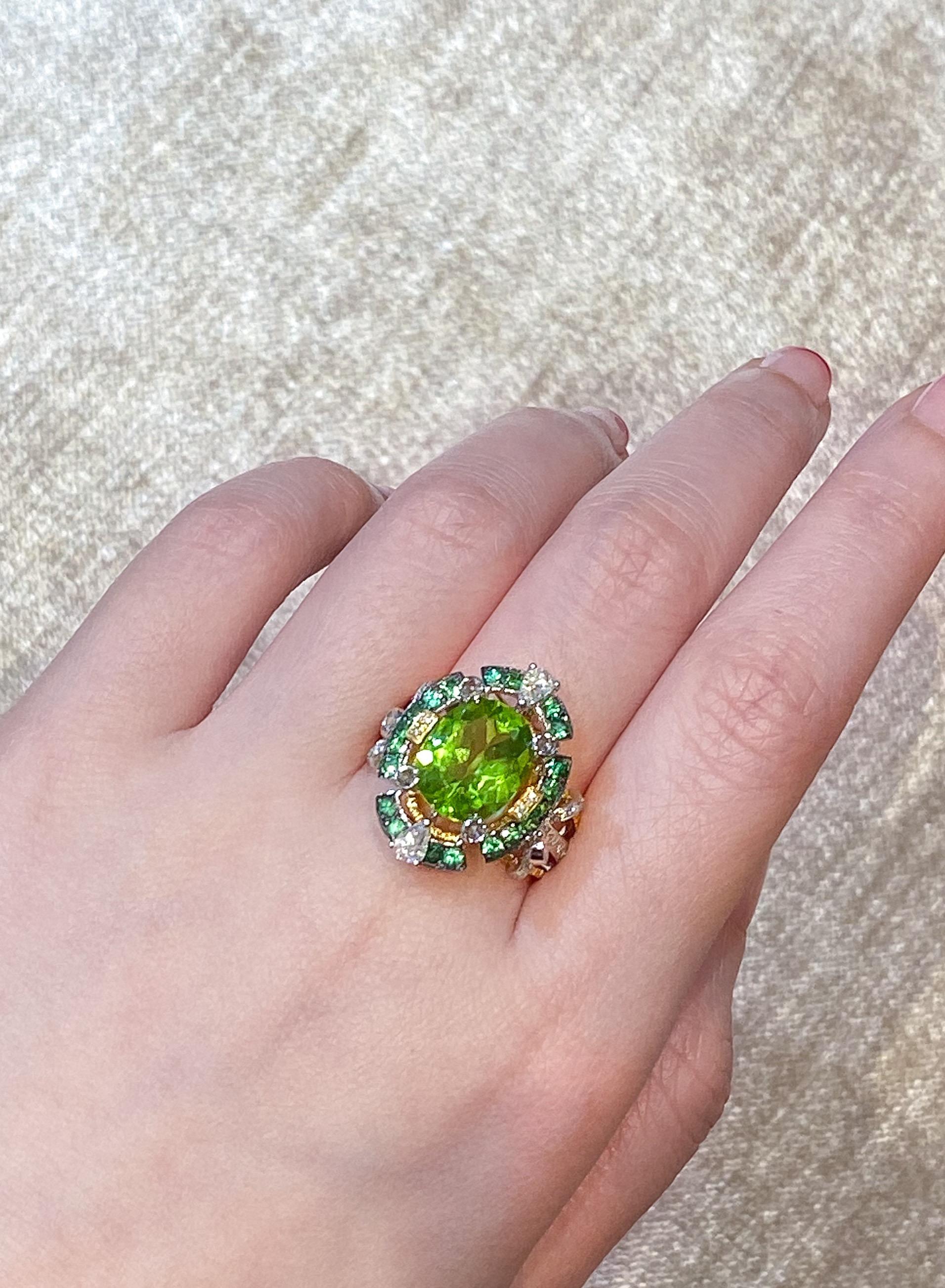 Peridot, the August birthstone and the stone of strength is an unlikely yet splendid choice of gemstone for an engagement. Designed by Dilys’ founder and creative director, Dilys Young, the ring takes on a classic yet quaint design that is exquisite