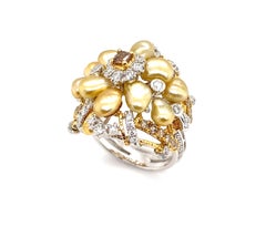 Dilys' Keshi Pearl and Diamonds Cluster Ring in 18K Gold