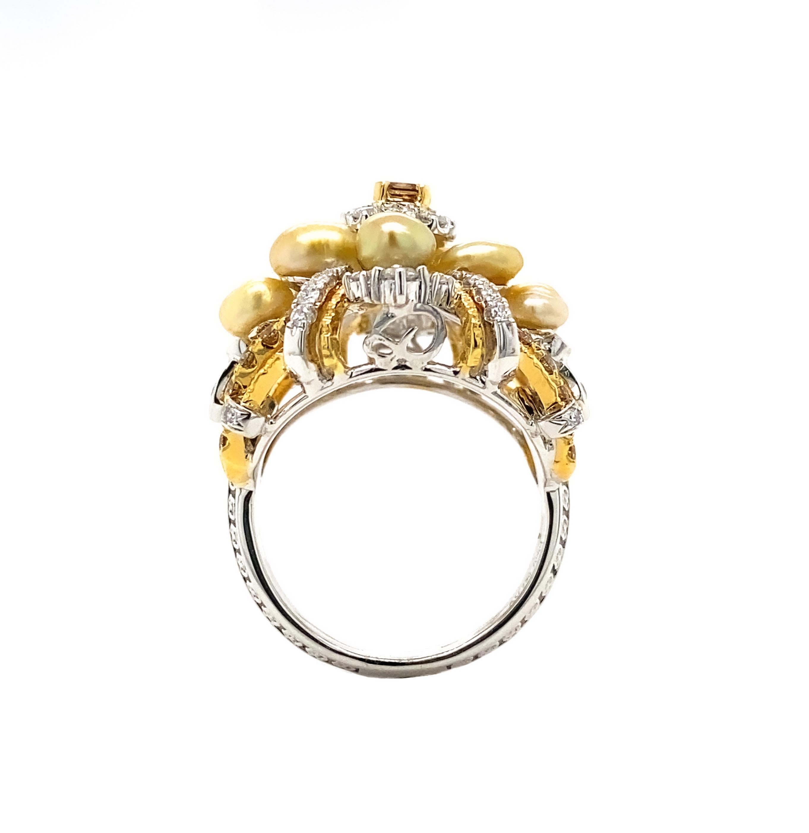 Dilys' Keshi Pearl and Diamonds Cluster Ring in 18K Gold For Sale 3