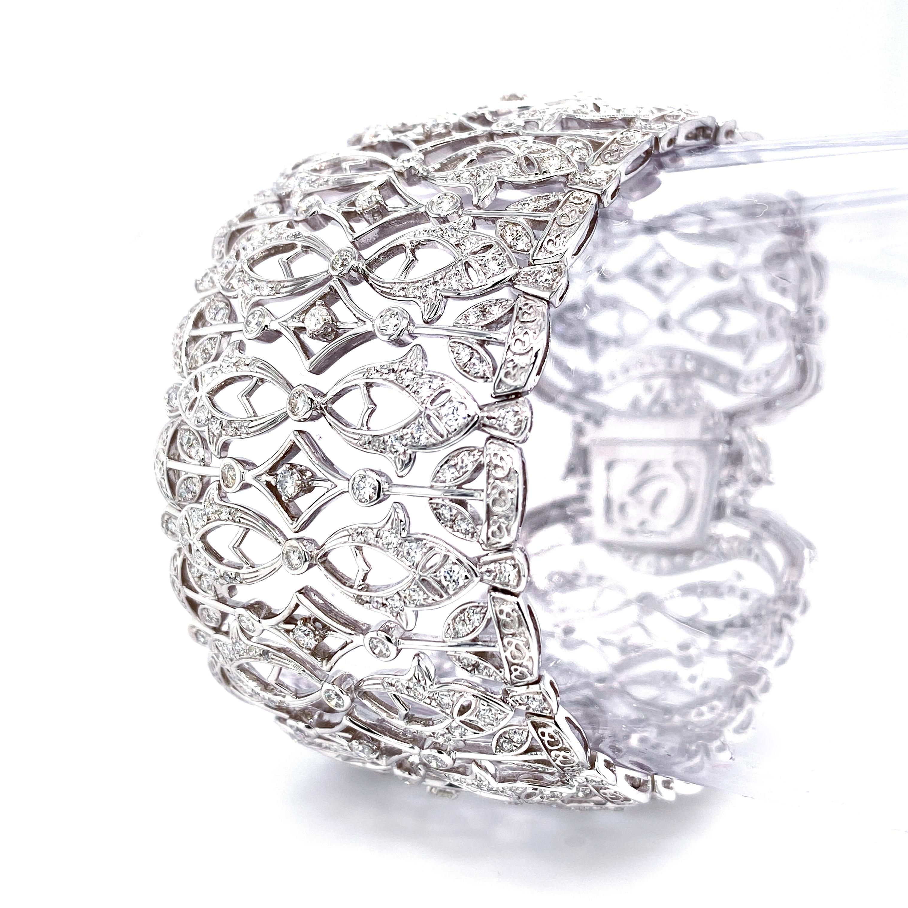 Belle Époque Lace Inspired Diamond Bangle Bracelet in 18 Karat White Gold For Sale