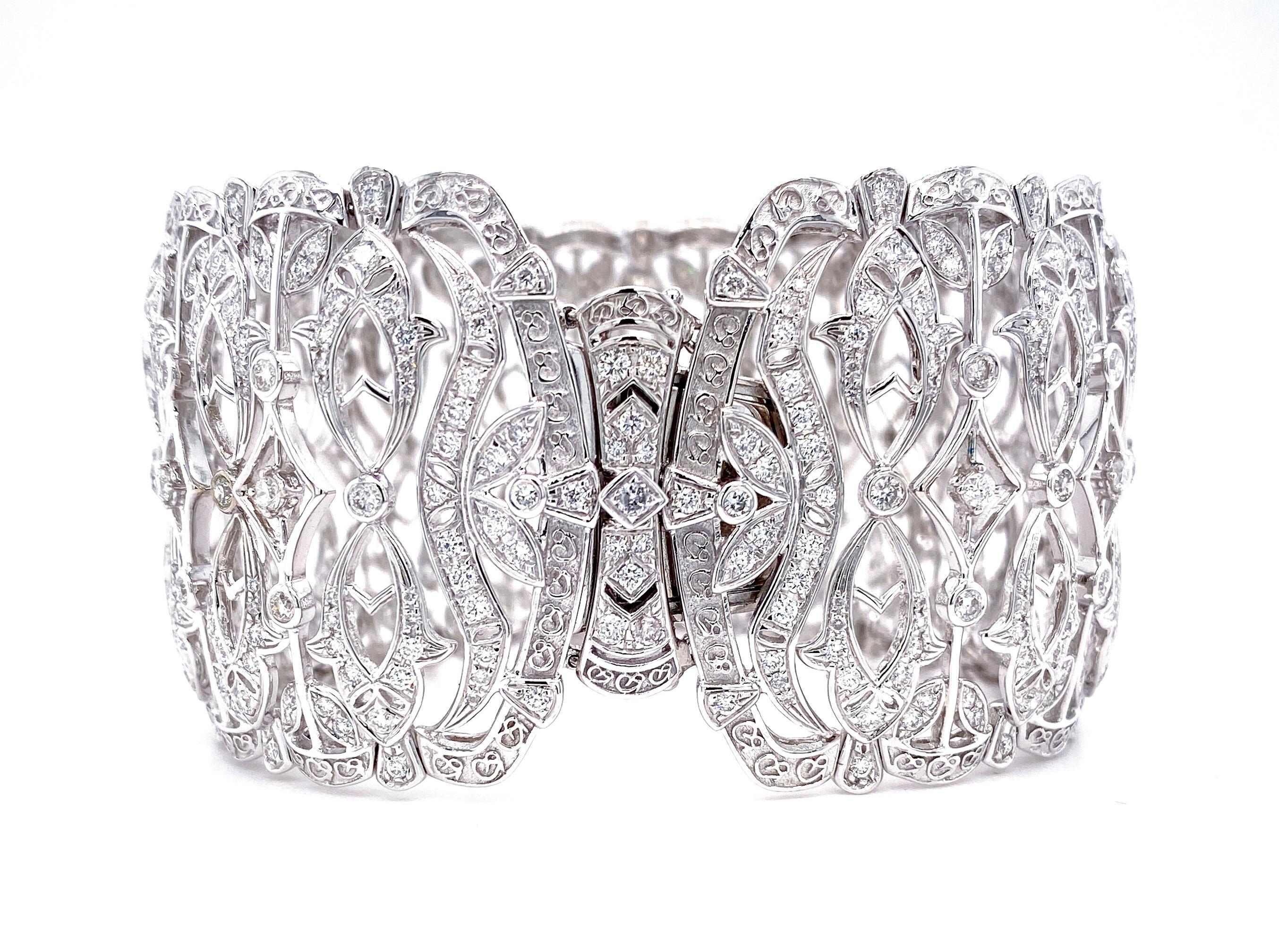 Round Cut Lace Inspired Diamond Bangle Bracelet in 18 Karat White Gold For Sale