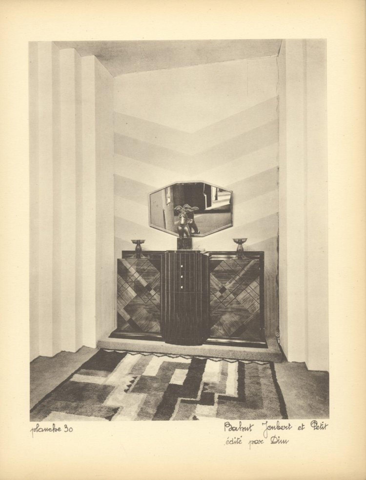 DIM 'Joubert et Petit' 1926 Modernist Cabinet In Good Condition For Sale In Philadelphia, PA