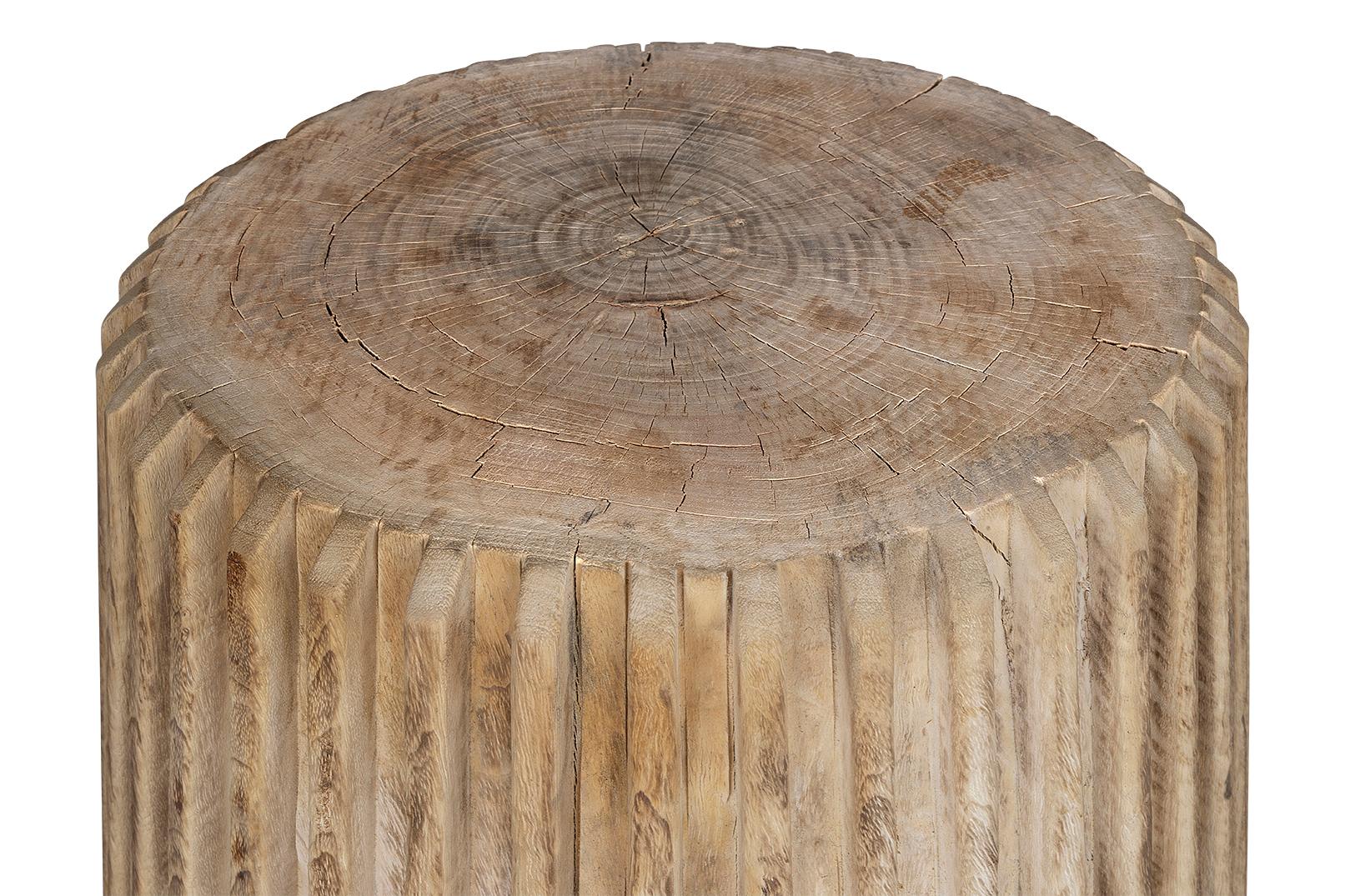 Mesa auxiliar de madera de lichi blanqueada Dime Edge en Bueno estado para la venta en Dallas, TX
