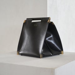 Dimensione Fuoco Set of Scarpa Leather Log Basket & Riccardo Dalisi Fire Screen