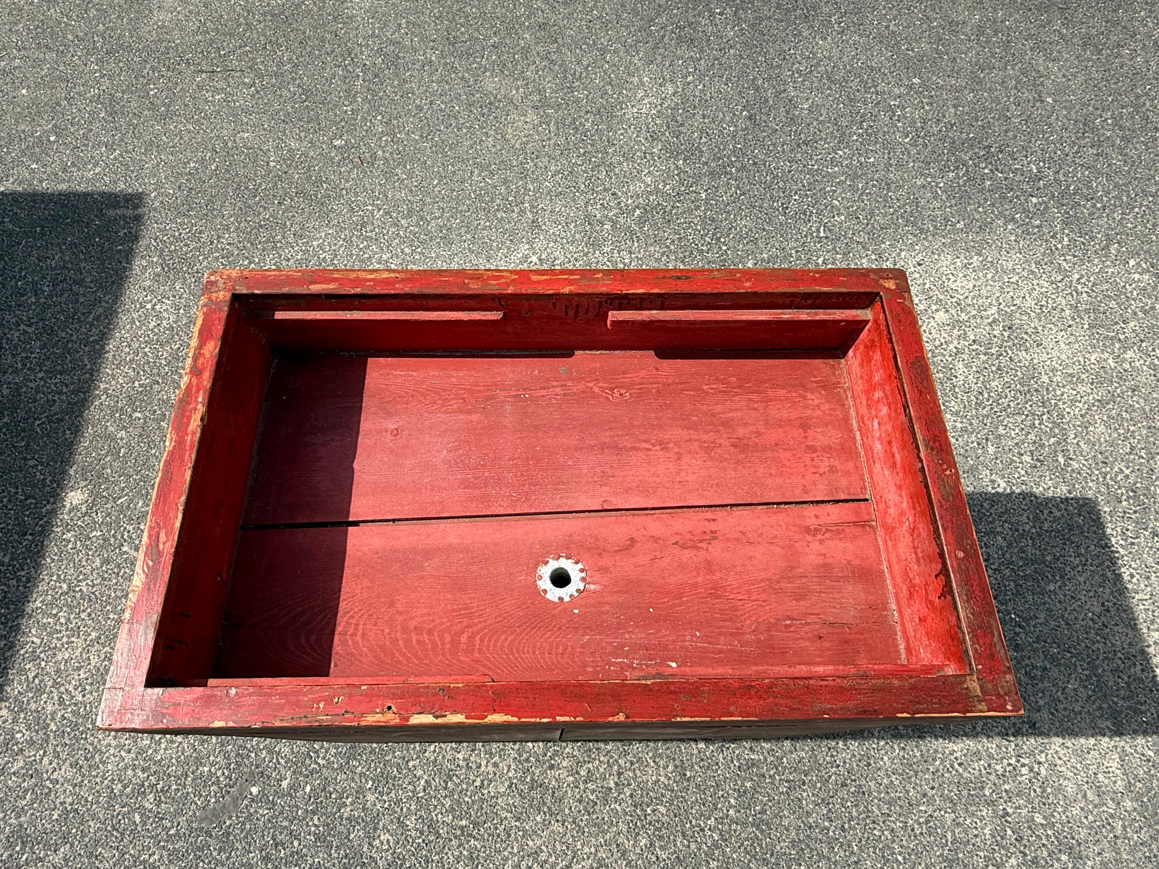 Diminutive 19th c. Pine Dry Sink in Red Paint In Good Condition For Sale In Nantucket, MA