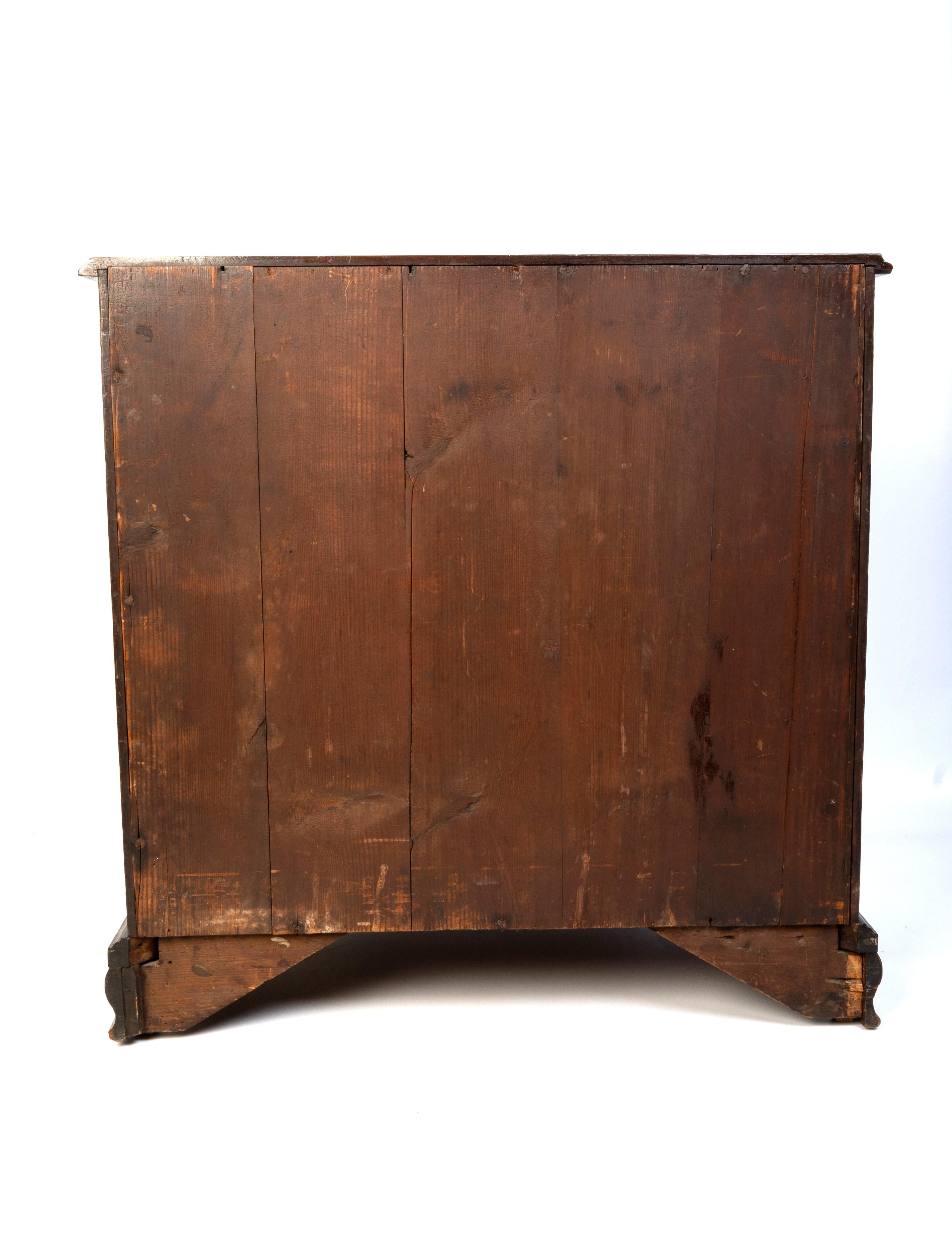 Diminutivo antico cassettone inglese di Giorgio II in mogano C.1750 in vendita 5