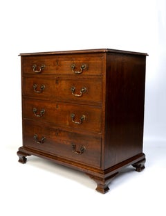Diminutiv Antike englische Mahagoni-Kommode George II. C.1750