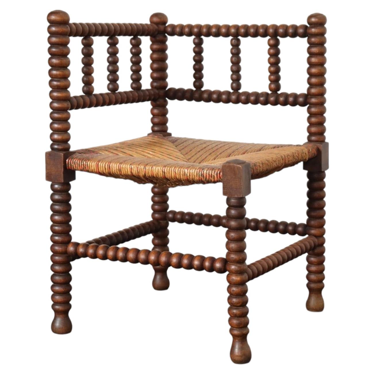 Diminutiv Antique French 19. Jahrhundert Nussbaum Spule Eckstuhl mit Binsen Sitz