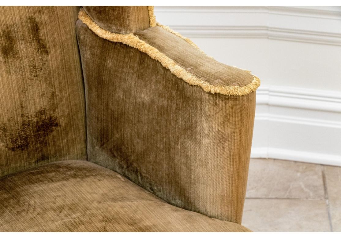 Sconosciuto Diminutive Antique Wing Chair in stile georgiano da restaurare in vendita
