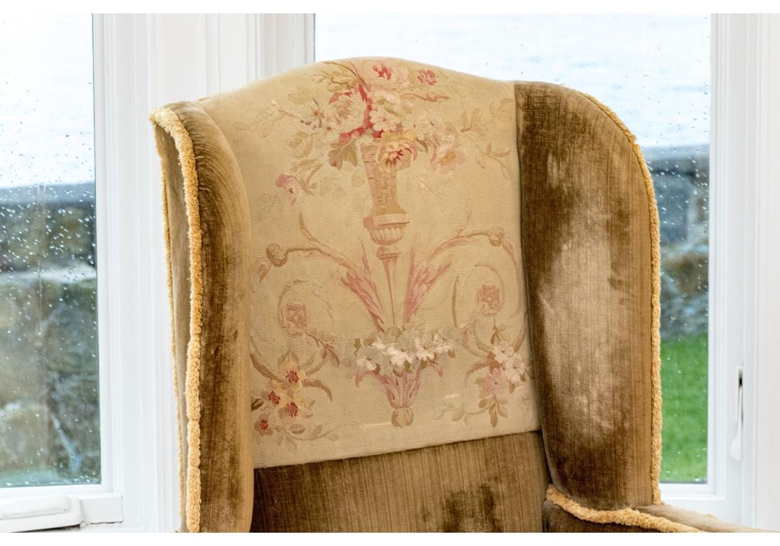 Intagliato Diminutive Antique Wing Chair in stile georgiano da restaurare in vendita
