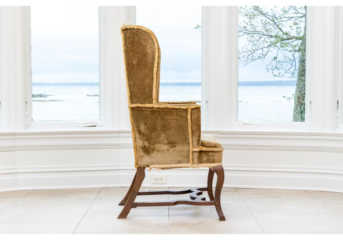 Tessuto Diminutive Antique Wing Chair in stile georgiano da restaurare in vendita