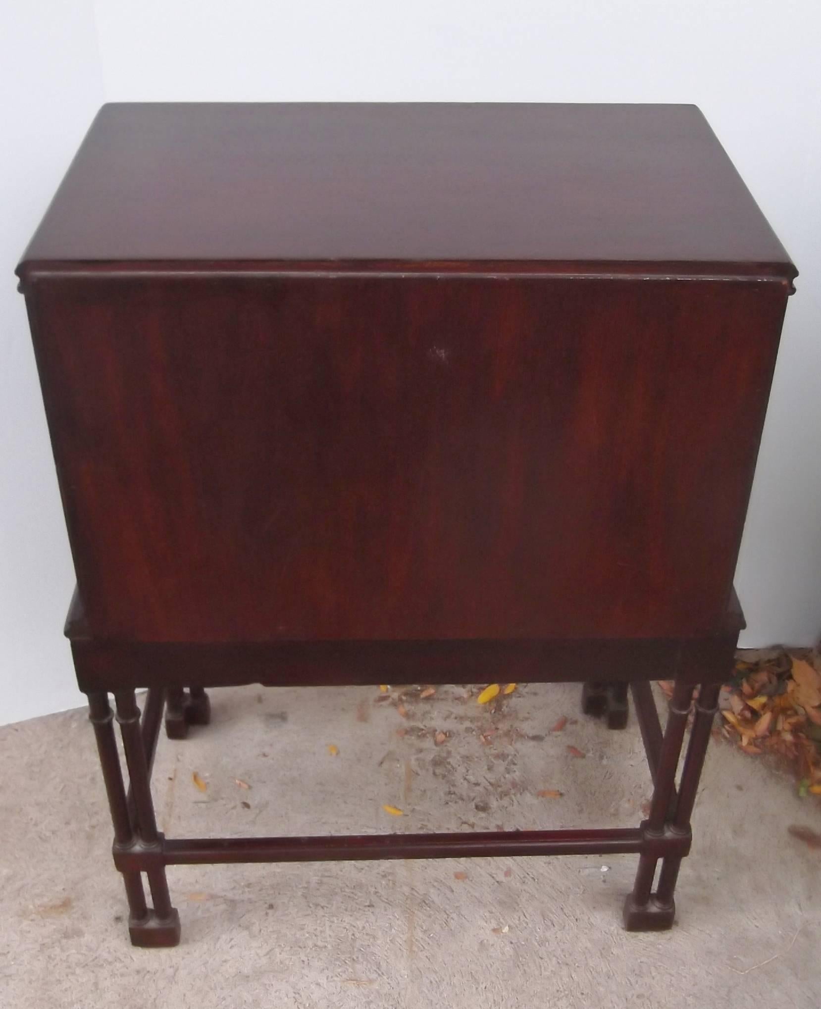 Diminutive Chest on Stand in the Regency Style In Good Condition In Lambertville, NJ