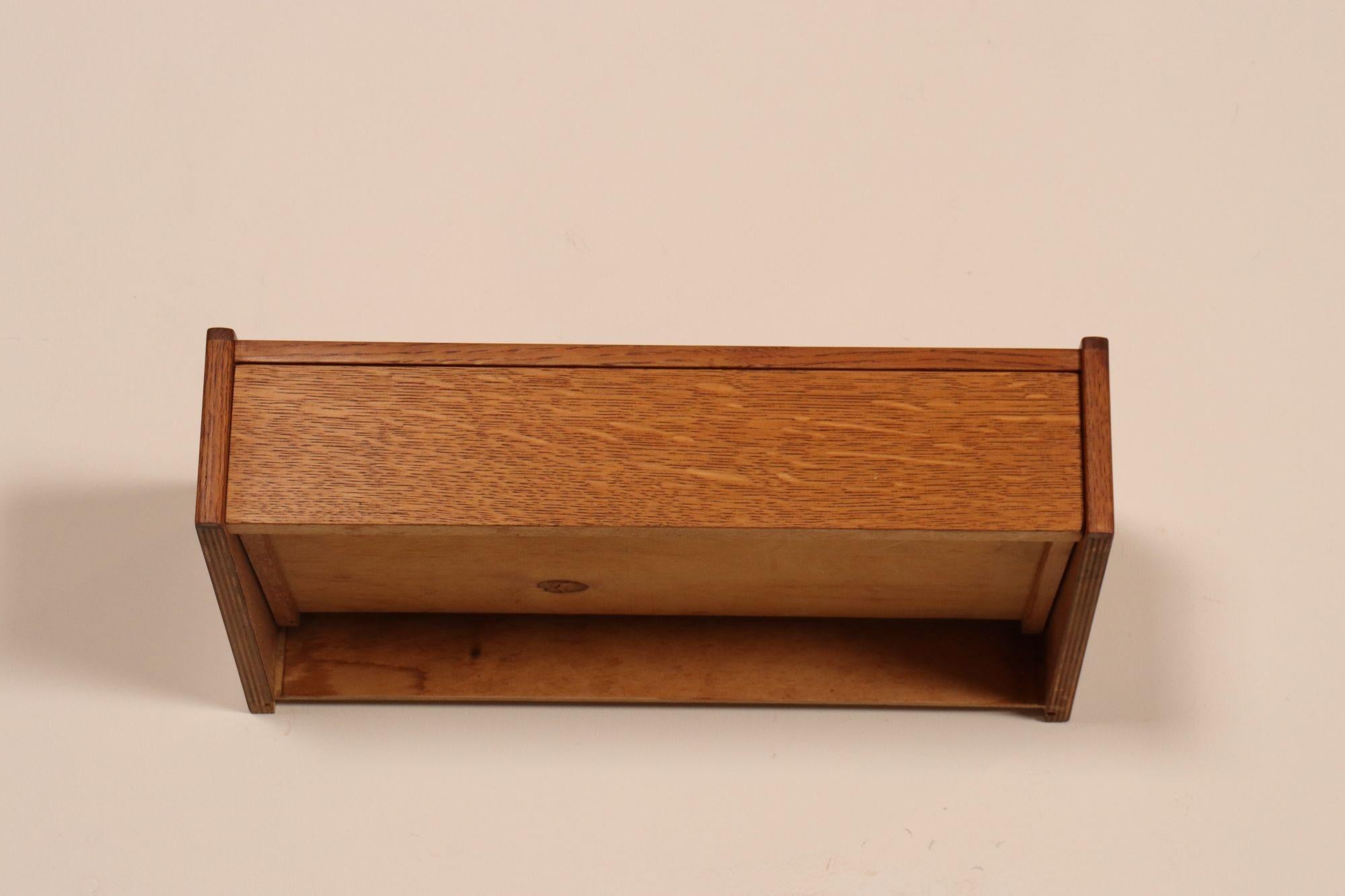 Diminutive Danish Modern Single-Drawer Floating Nightstand / End Table in Oak For Sale 5