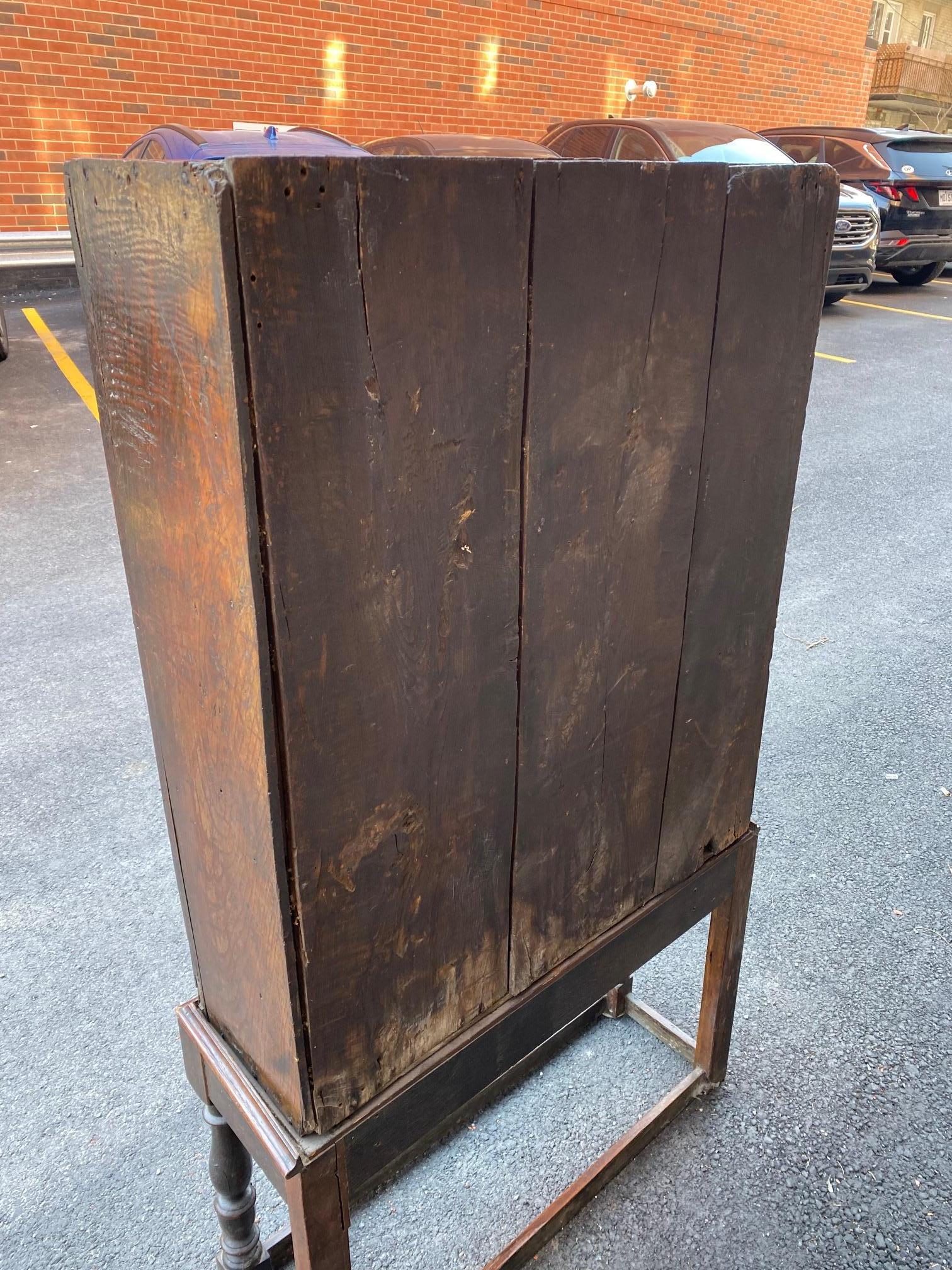 Diminutive English 18th Oak Cupboard on Stand In Good Condition For Sale In Montreal, QC