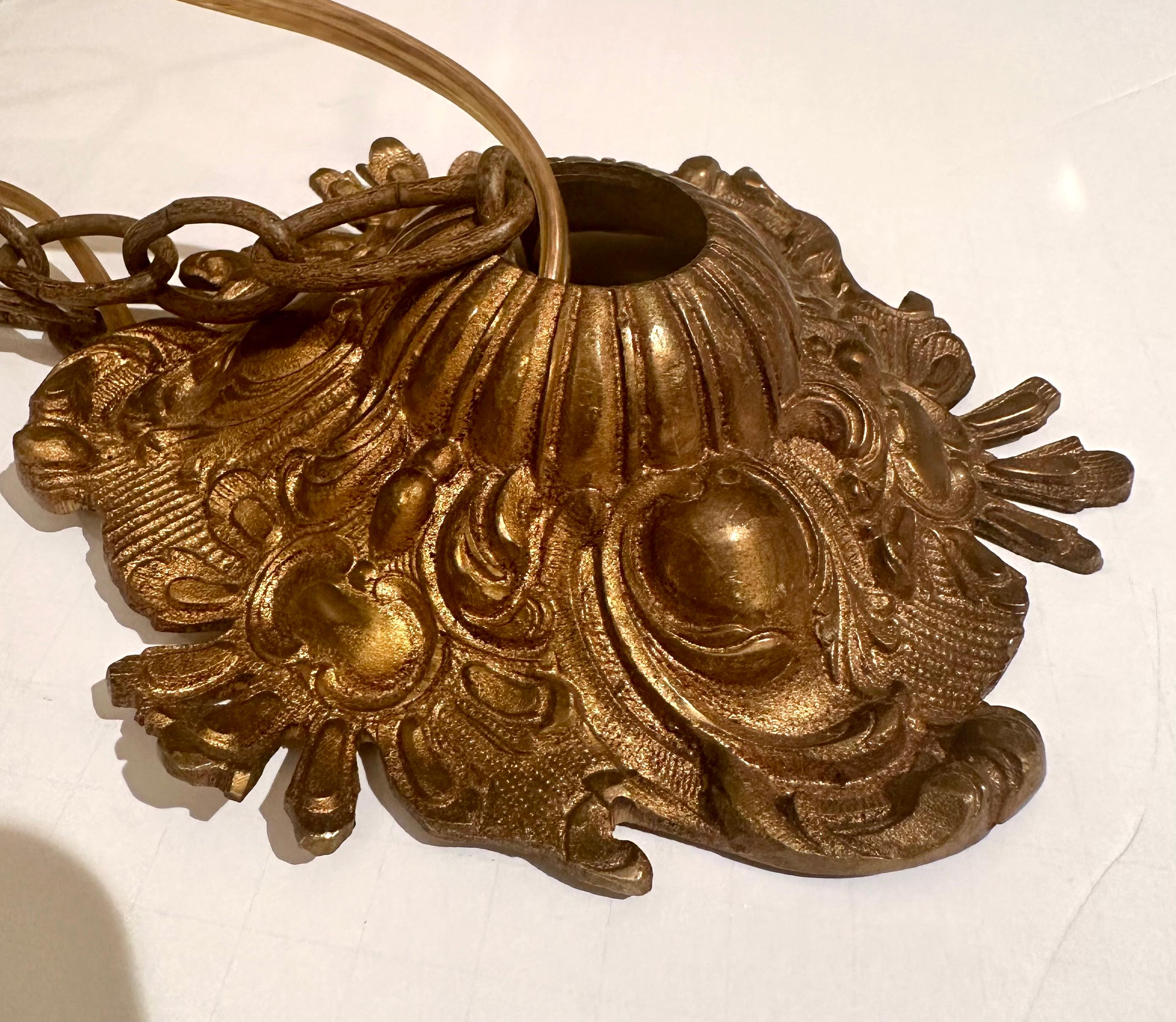 Bronzo Diminutivo lampadario francese in vendita