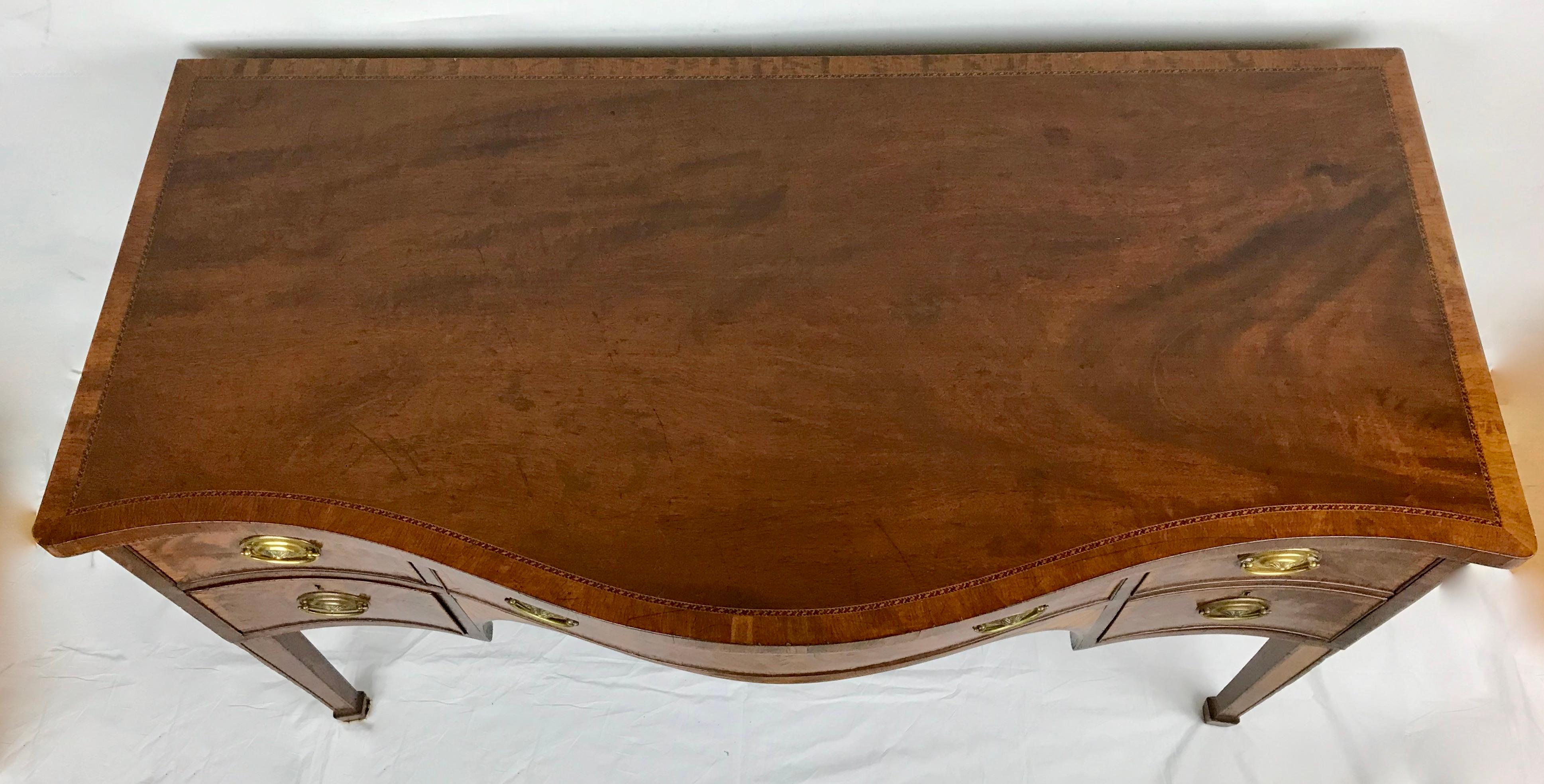 Diminutive George III Hepplewhite Inlay Serpentine Sideboard For Sale 2