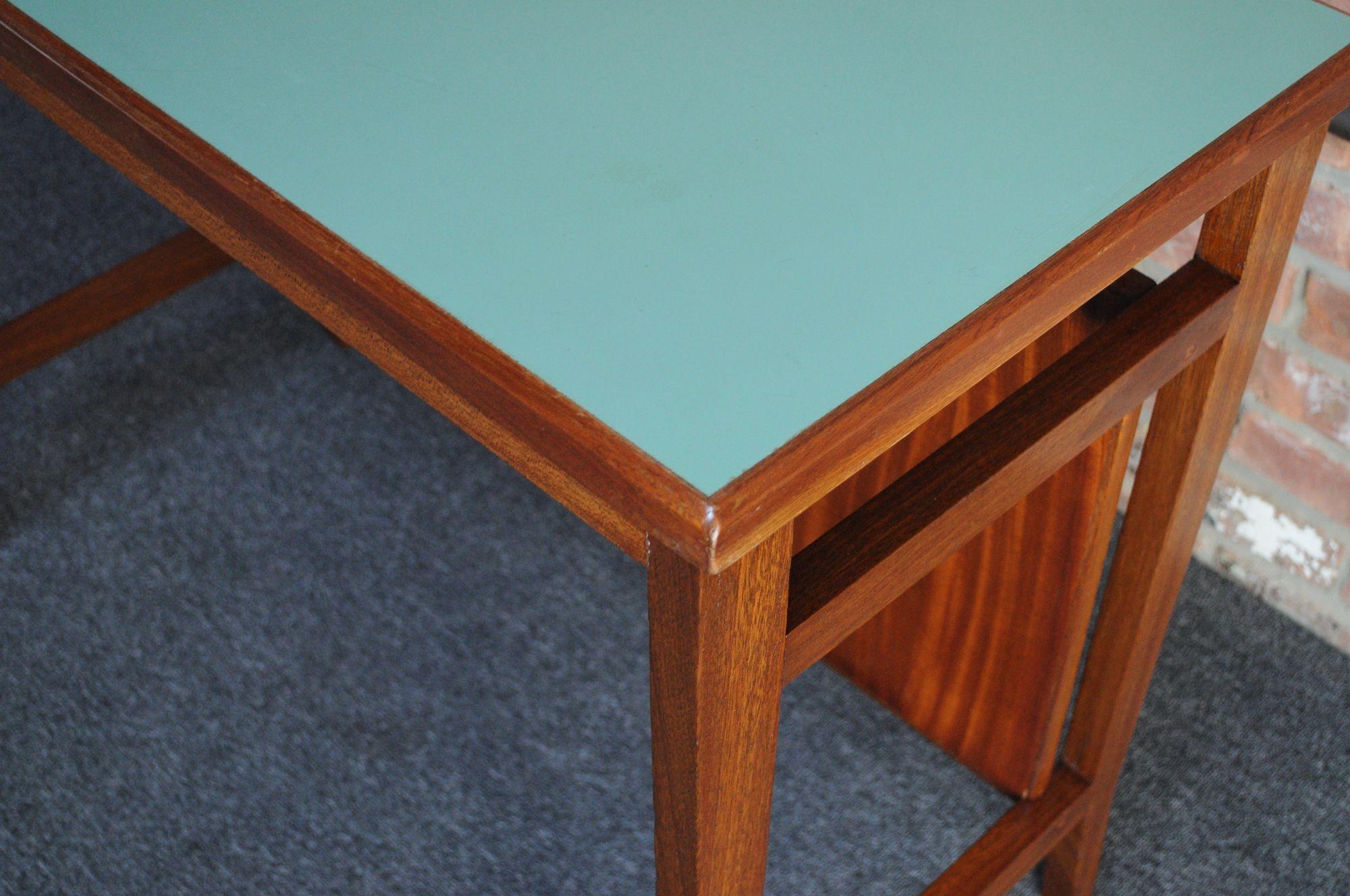 Kleiner Schreibtisch aus gebeiztem Mahagoni und Laminat, Gio Ponti für Schirolli im Angebot 7