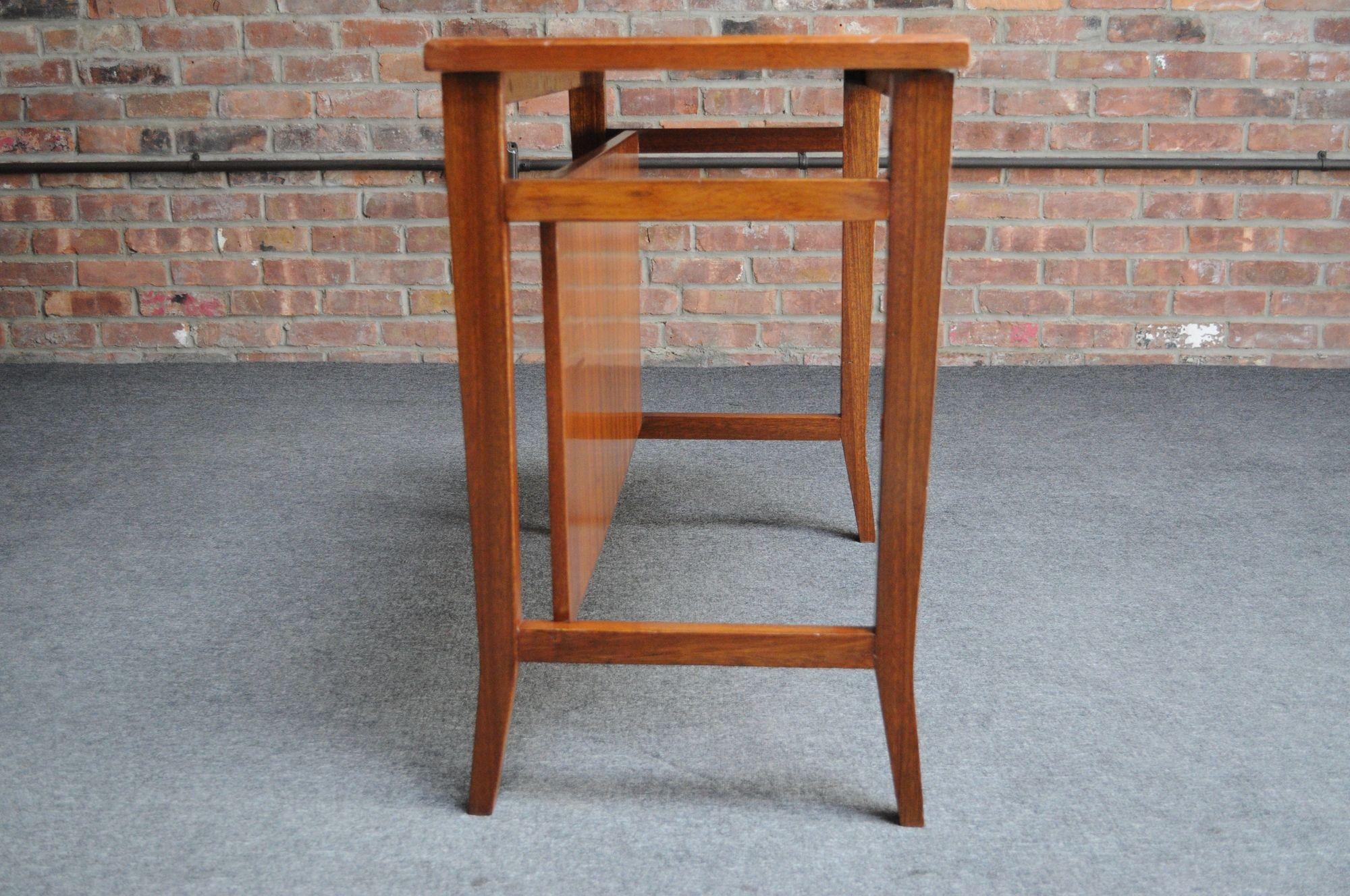 Kleiner Schreibtisch aus gebeiztem Mahagoni und Laminat, Gio Ponti für Schirolli im Angebot 1