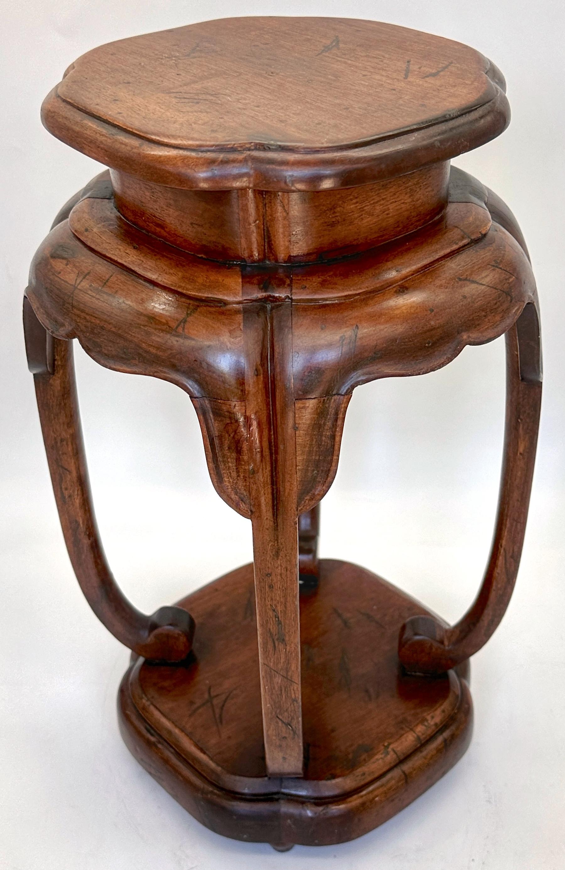 Diminutive Italian Neoclassical Carved Fruitwood Neoclassical Pedestal, C. 1960 For Sale 1