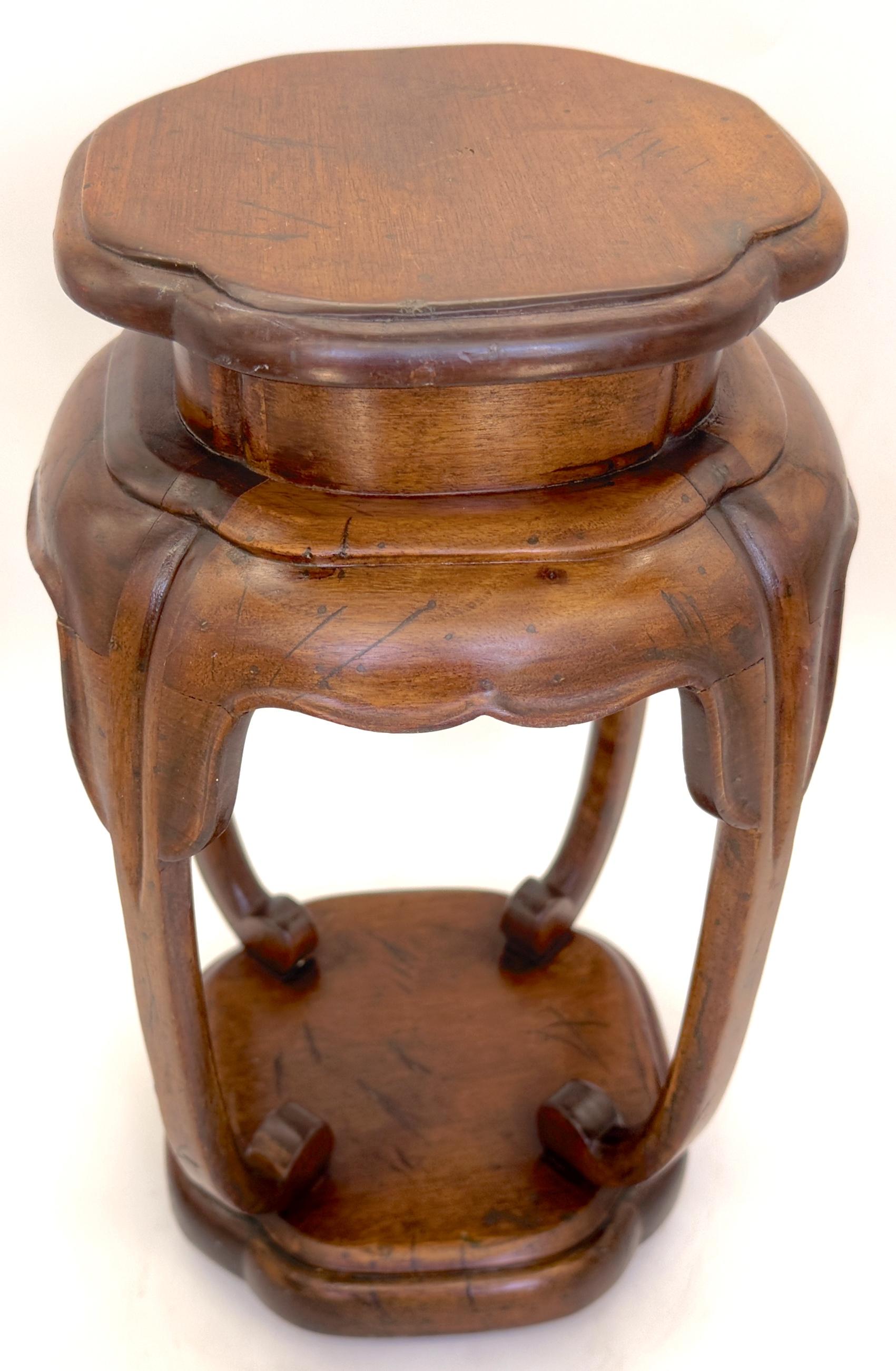 Diminutive Italian Neoclassical Carved Fruitwood Neoclassical Pedestal, C. 1960 For Sale 2