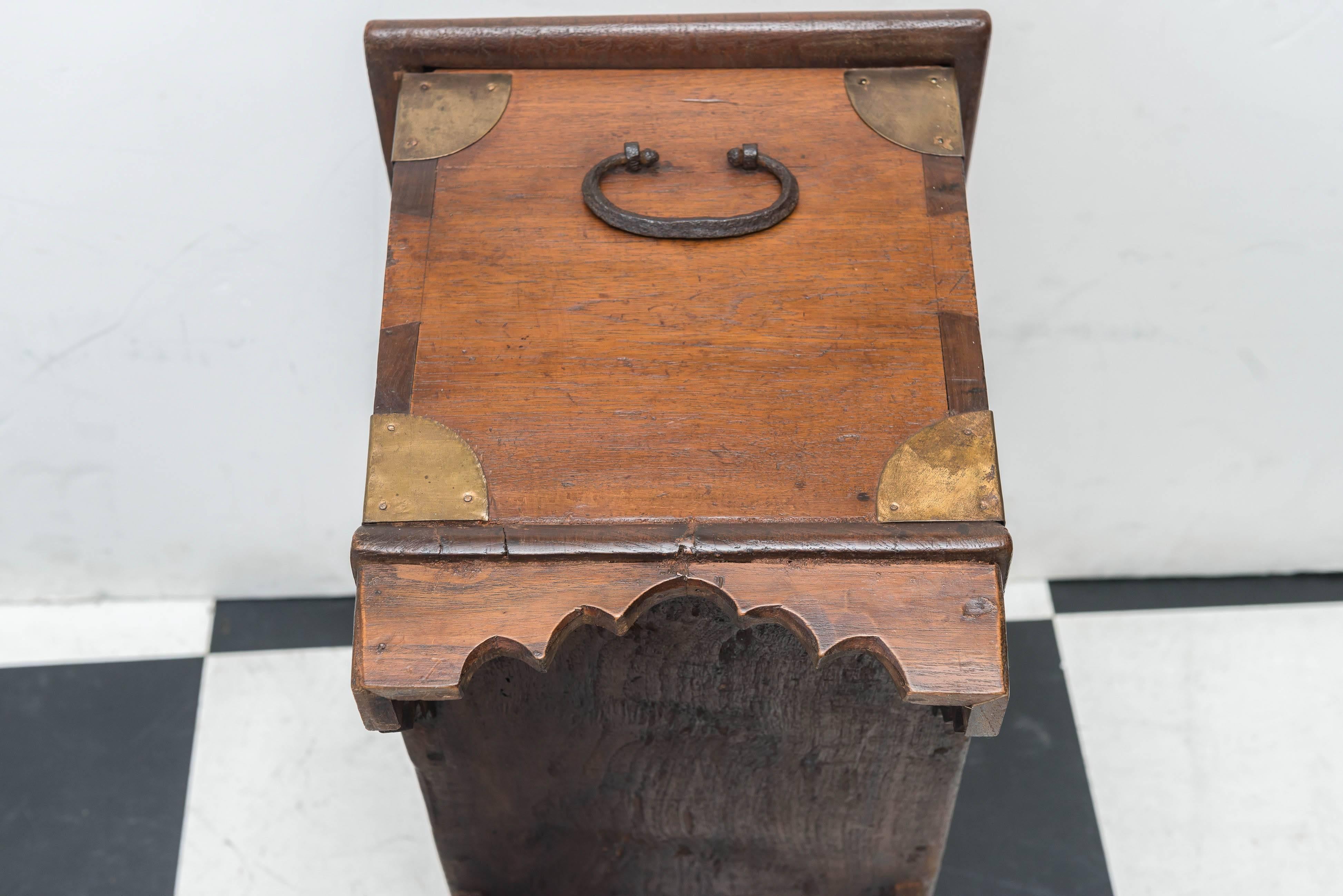Diminutive Late 19th Century Anglo Indian Trunk Raised on Small Bracket Feet 3