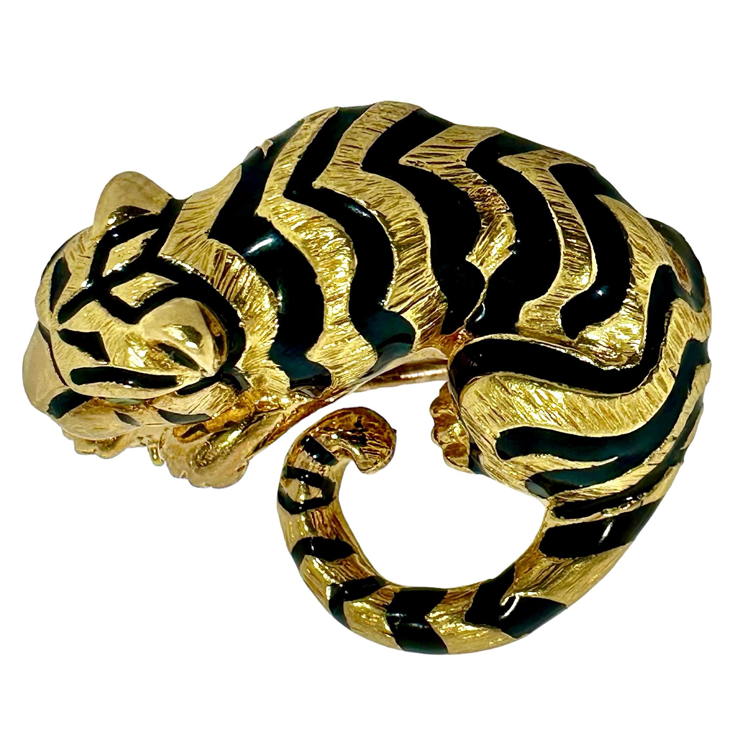 Single Cut Diminutive, Lifelike, Yellow Gold Tiger Brooch with Enamel & Bright Emerald Eyes For Sale