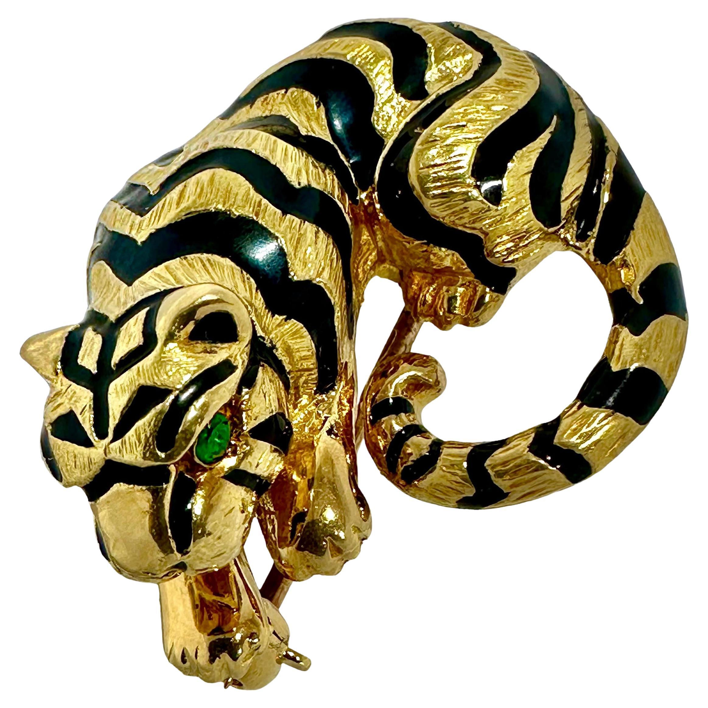 Diminutive, Lifelike, Yellow Gold Tiger Brooch with Enamel & Bright Emerald Eyes For Sale