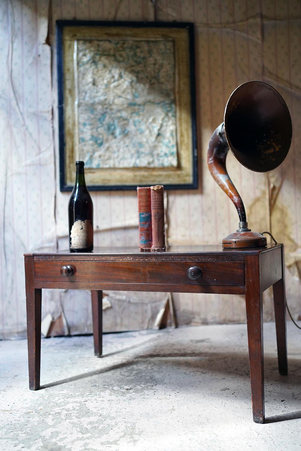 Diminutive Mahogany Table by Spillman & Co of London, c.1920-30 For Sale 7