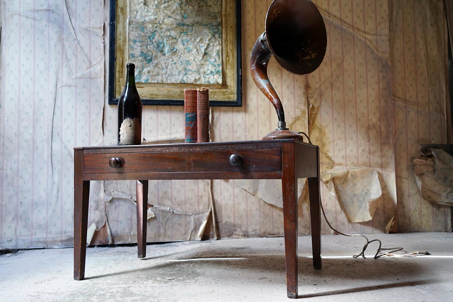 Diminutive Mahogany Table by Spillman & Co of London, c.1920-30 For Sale 8