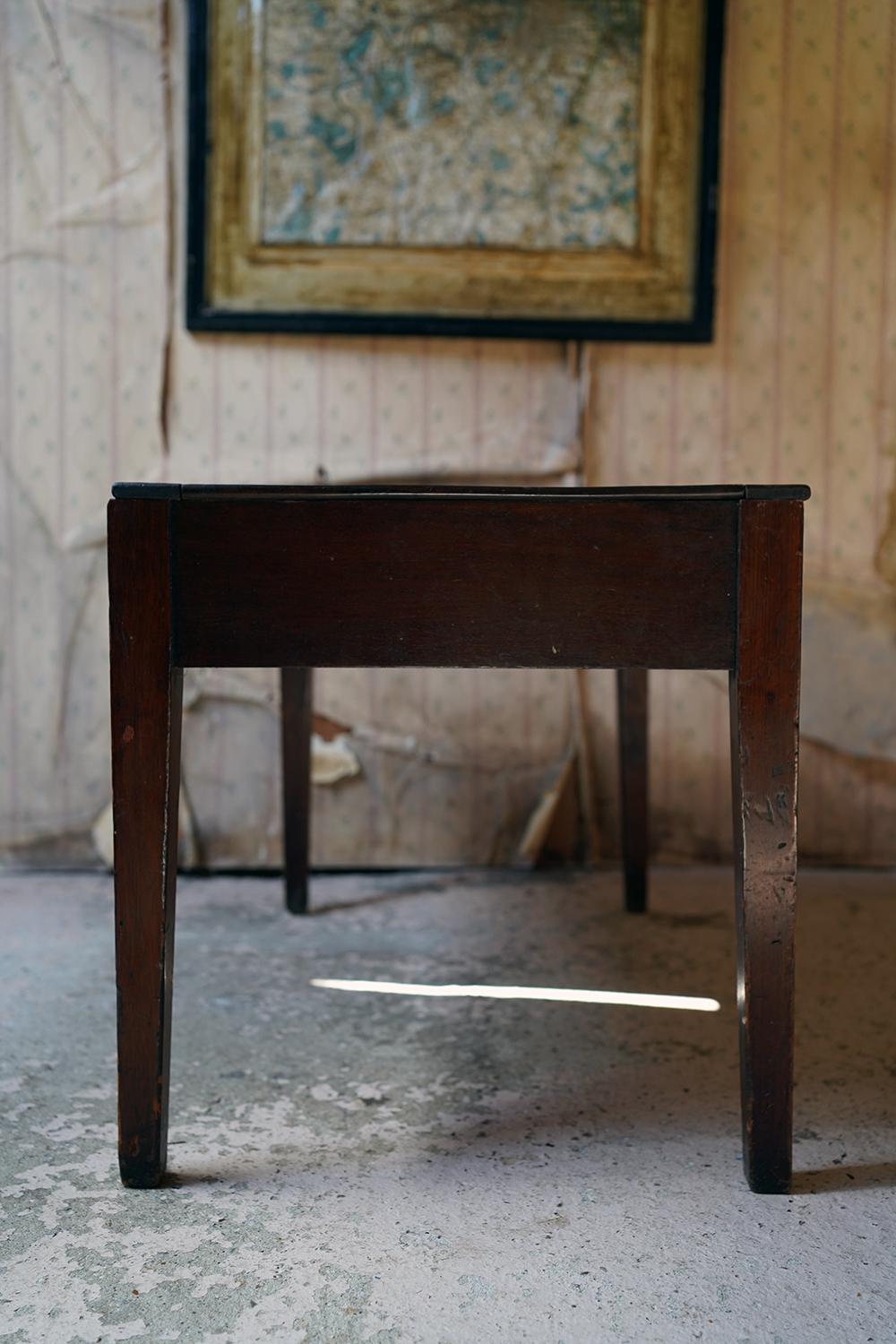 Diminutive Mahogany Table by Spillman & Co of London, c.1920-30 For Sale 3