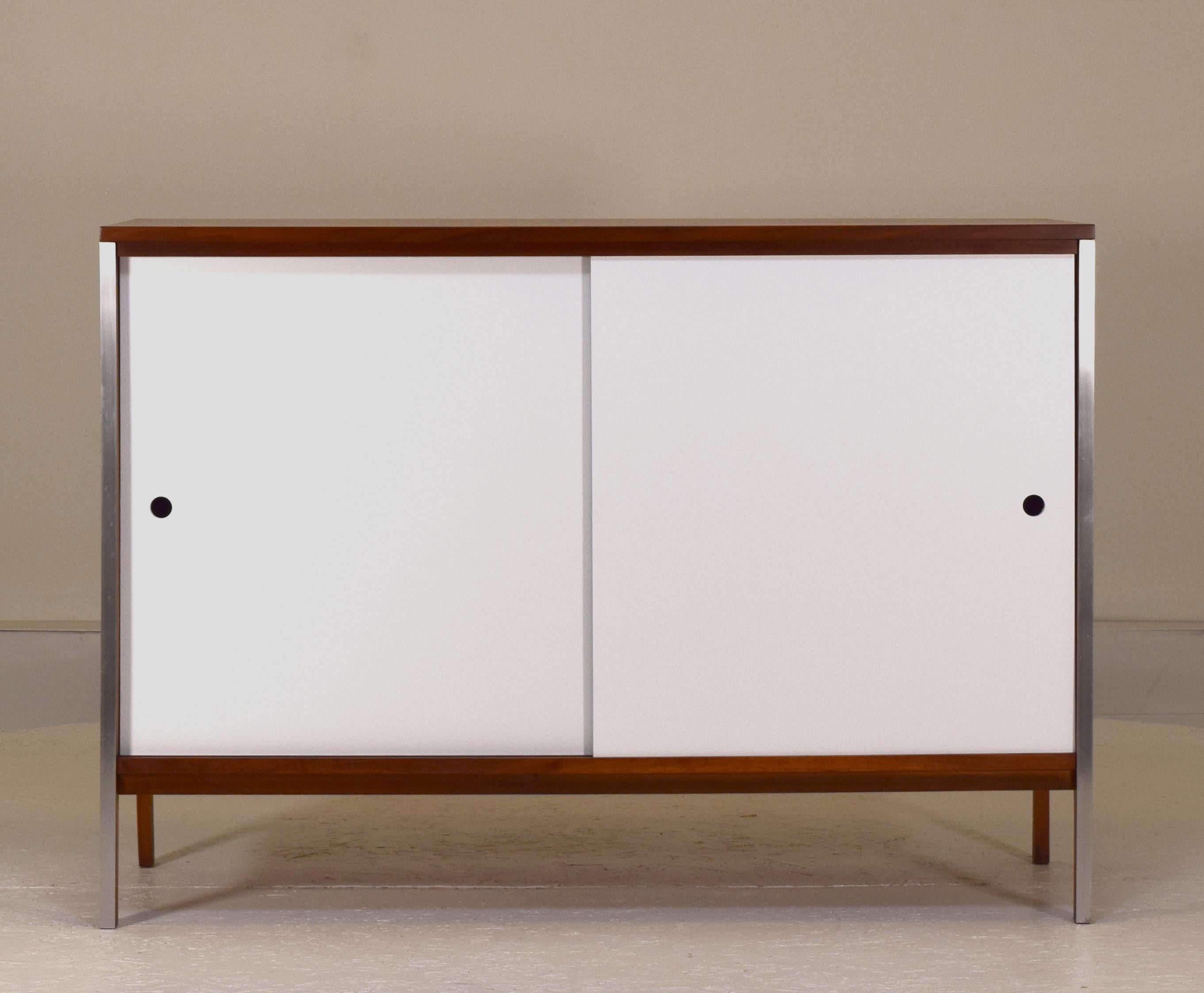 Paul McCobb, Linear series, Calvin, circa 1950's. Ideal as a cabinet for media storage or buffet due to the height. Measures: 48