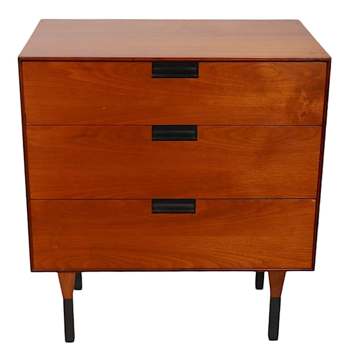 Diminutive Mid Century Three Drawer Dresser att. a Baughman per Directional in vendita 4