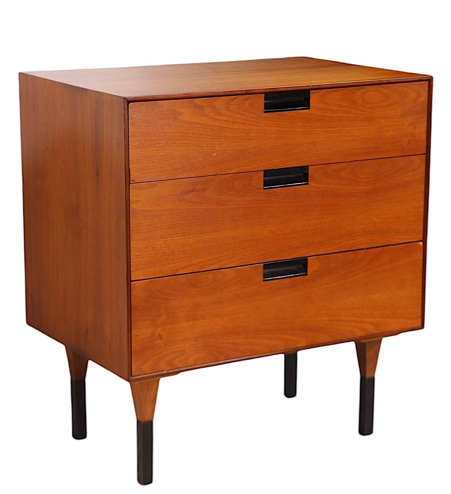 Diminutive Mid Century Three Drawer Dresser att. a Baughman per Directional In condizioni buone in vendita a New York, NY