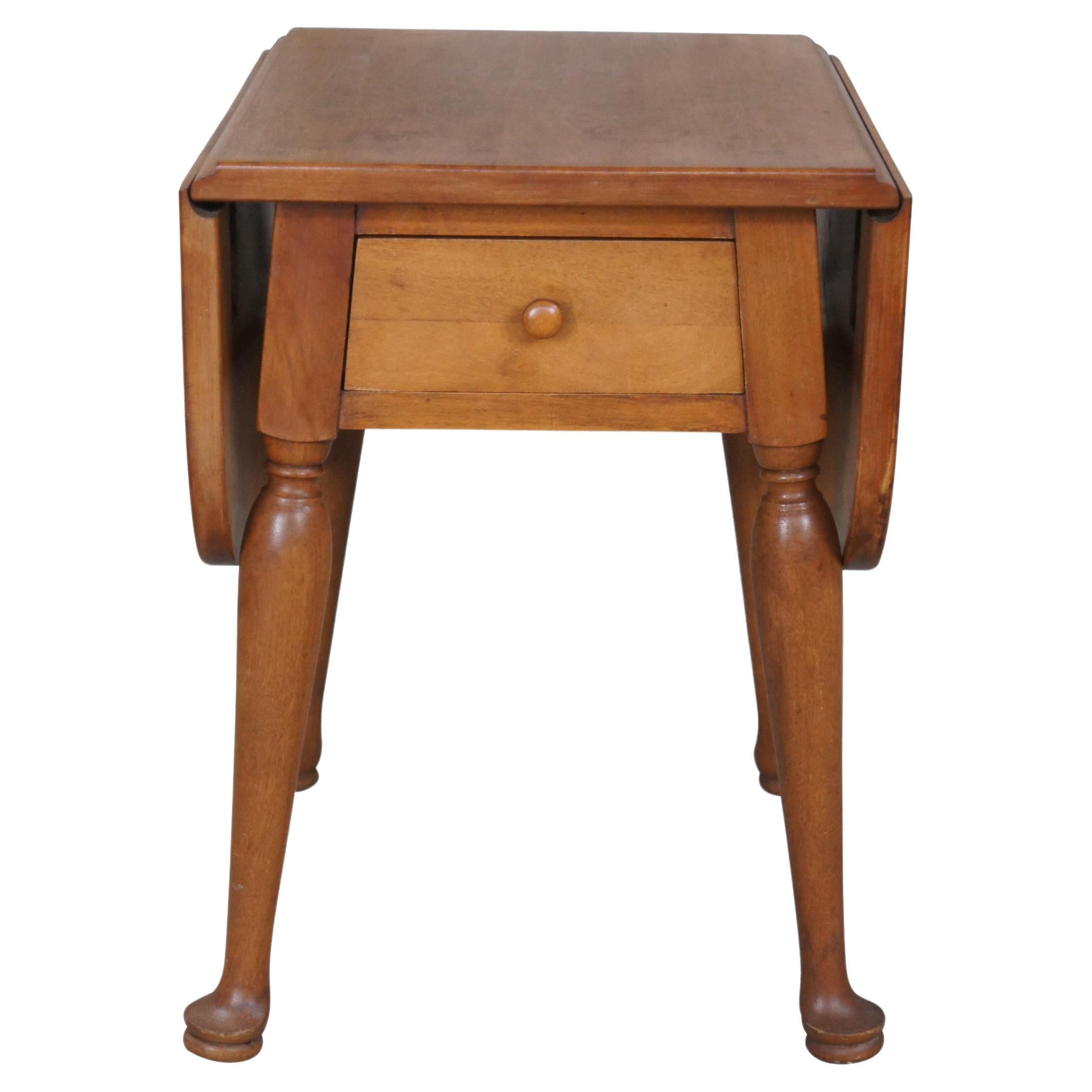 Diminutive Mid Century Whitney Early American Style Maple Drop Leaf Side Table For Sale