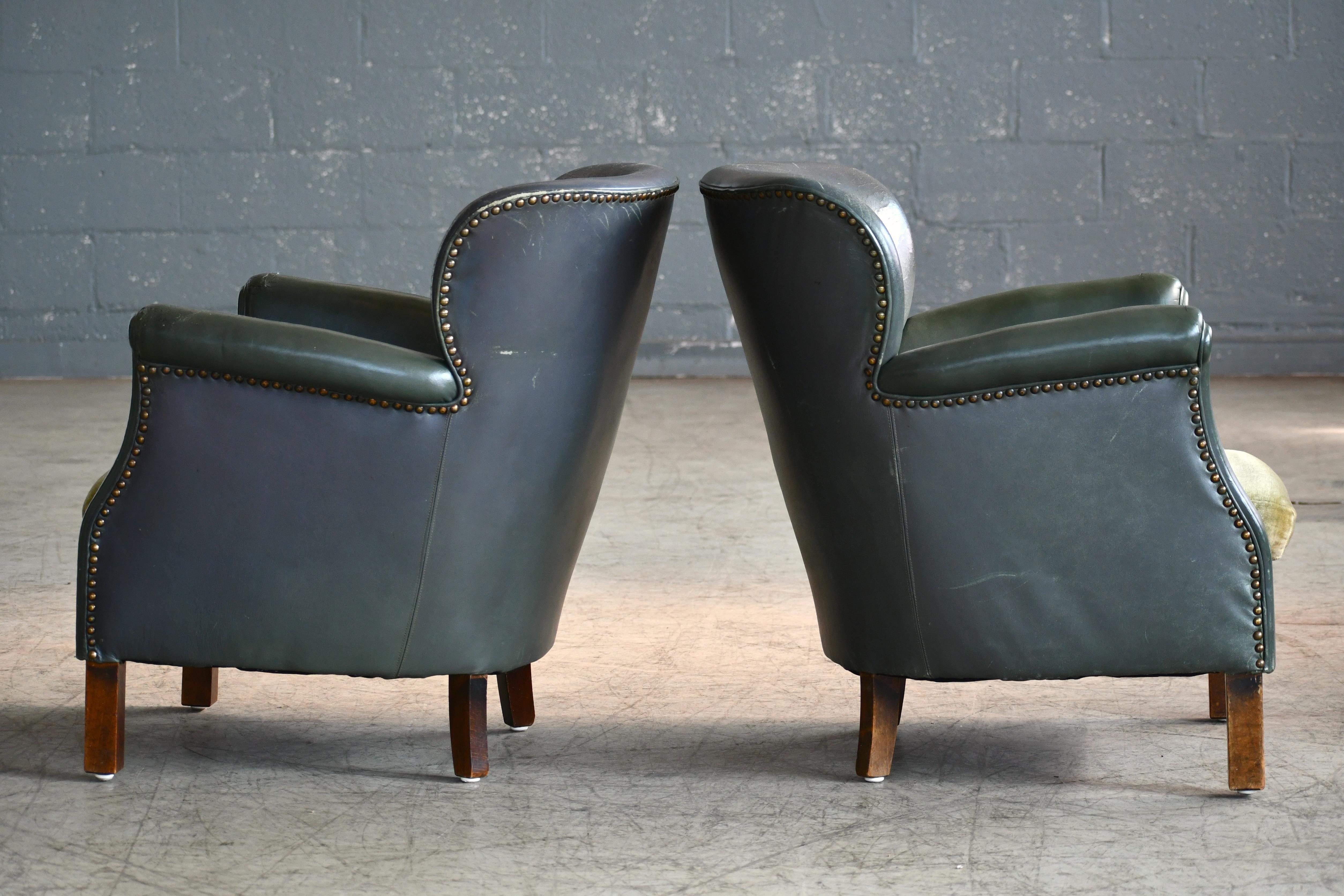 Pair of Classic Danish Club Chairs in Green Leather by Oskar Hansen 2