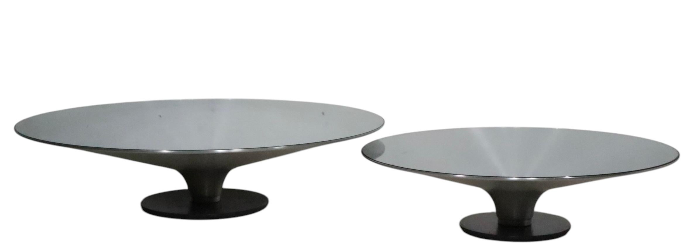 Petite table basse post-moderne Ovni Up fabriquée en France pour Roche Bobois en vente 3