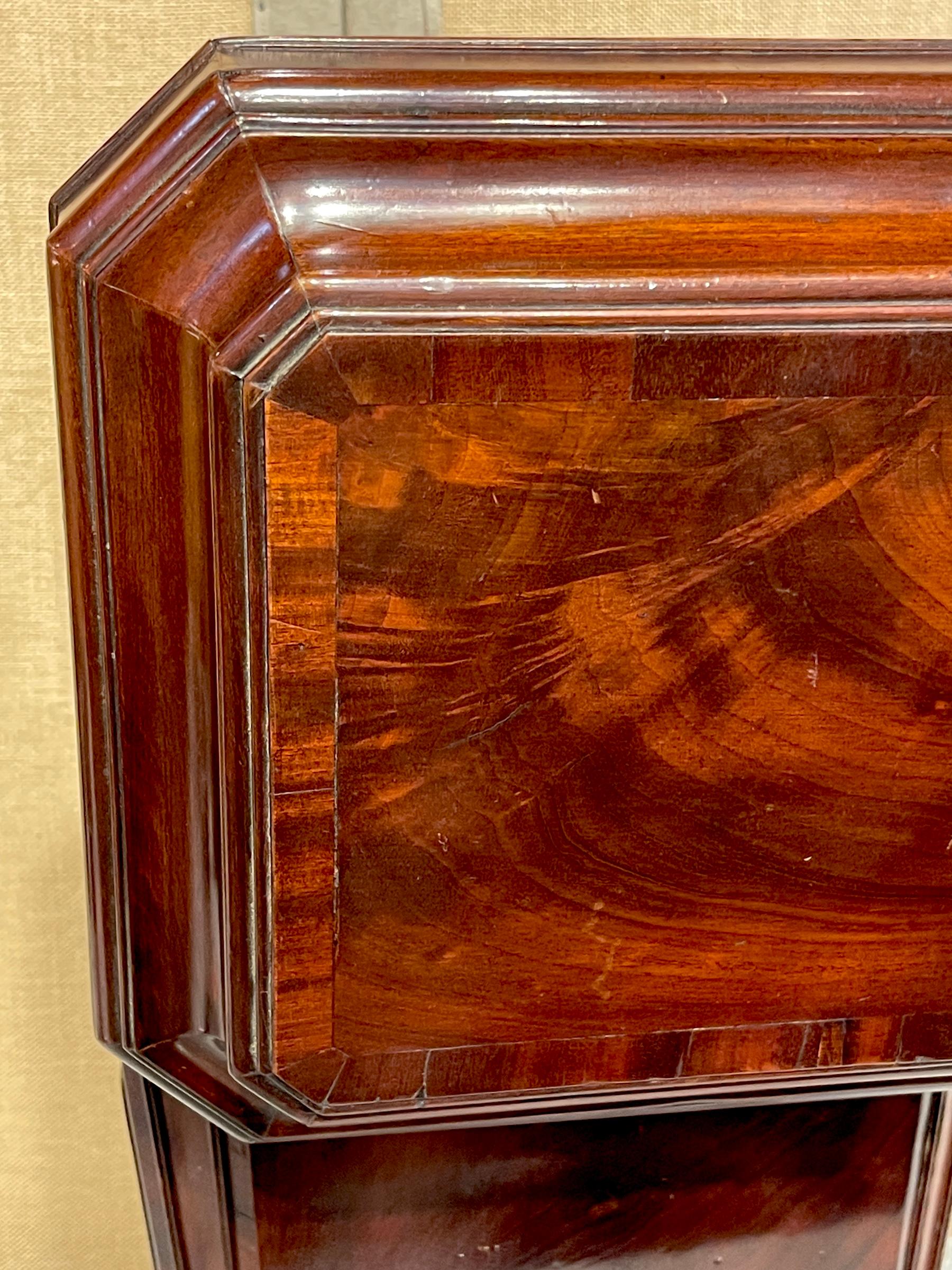 Diminutive Regency Mahogany & Brass Cellarette, Attributed to Gillows & Co. For Sale 9