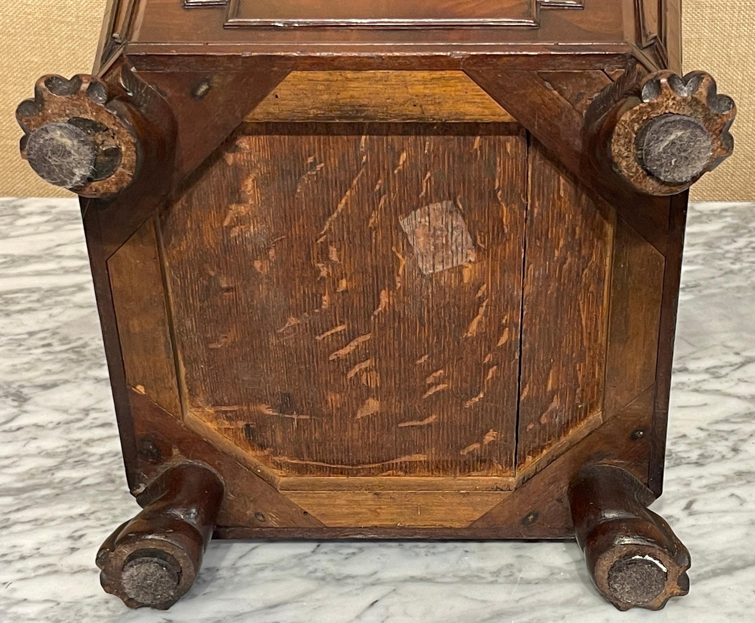 Diminutive Regency Mahogany & Brass Cellarette, Attributed to Gillows & Co. For Sale 13