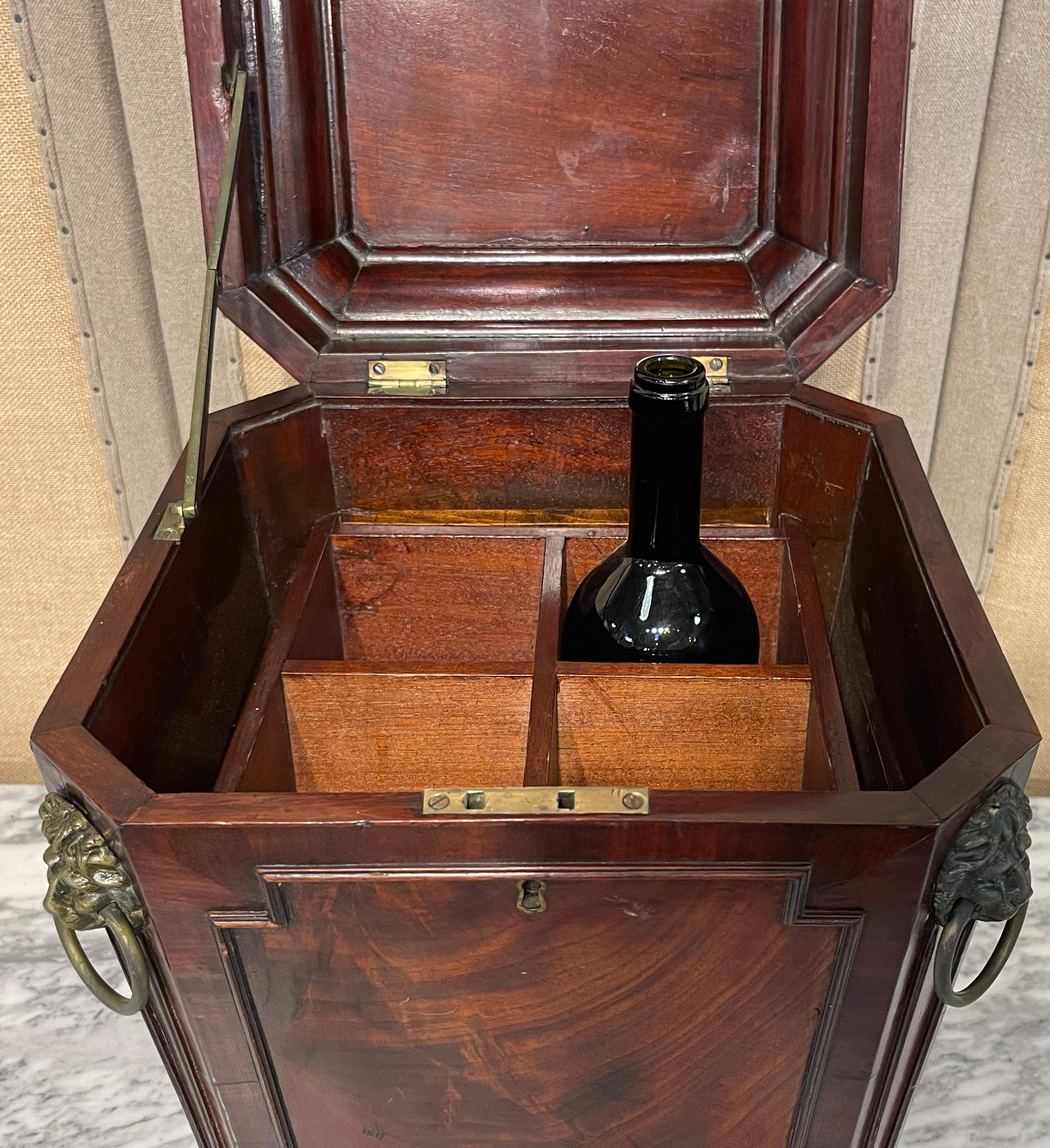 Diminutive Regency Mahogany & Brass Cellarette, Attributed to Gillows & Co. For Sale 2