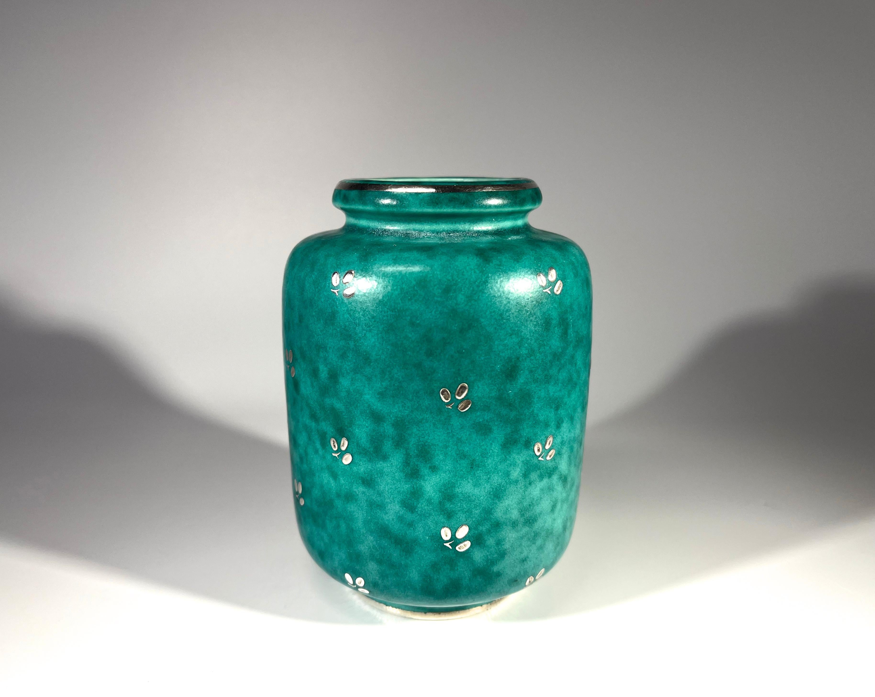 Art Déco Vaso a urna in gres di dimensioni ridotte, Wilhelm Kage, ARGENTA, Gustavsberg, Svezia, 1959 ca. in vendita